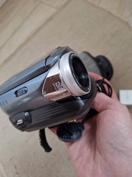 JVC GZ-MG 27u videokamera plusz akkumultorral, minden tartozkkal