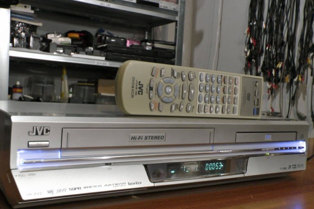 JVC HR-XV3 DVD/VHS Recorder