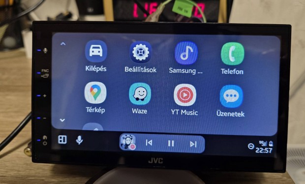 JVC KW-M565DBT multim�di�s aut�r�di�, fejegys�g 