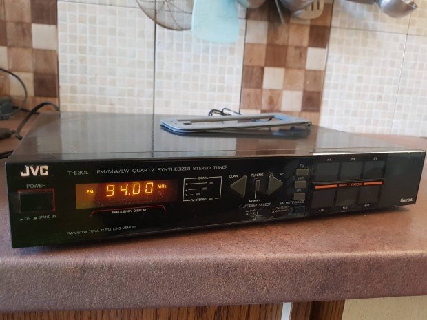 JVC T-E30LB Quartz rdi tuner 12 program hibatlan mkdessel 