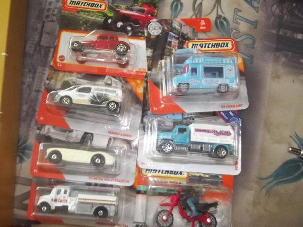 J-18 Matchbox Fém Kisautók Új Bontatlan