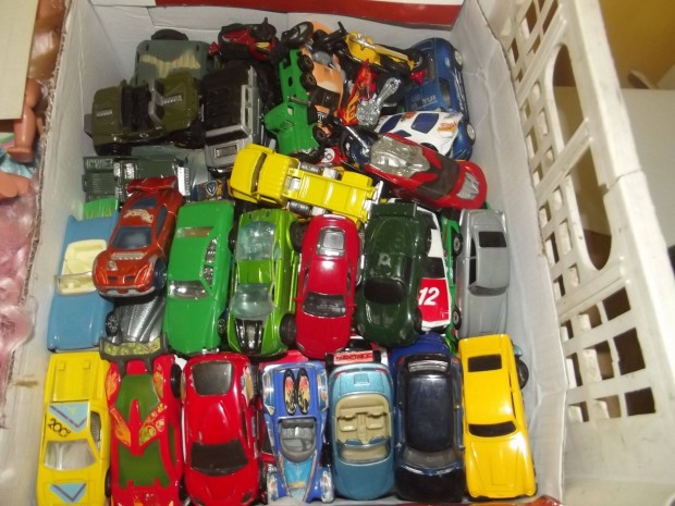 J-4 Fém kisautók Hot Wheels , Matchbox