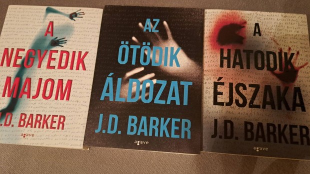 J.D. Barker knyvcsomag (A negyedik majom, Az tdik ld, A hatodik.)