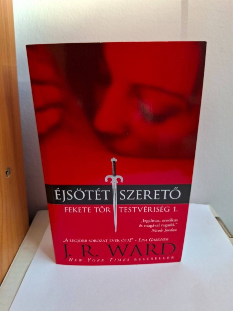 J. R. Ward: jstt szeret