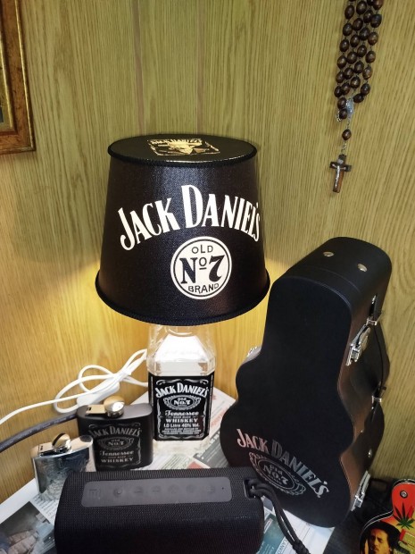Jack Daniels lakskiegszt lmpa dekorci . 