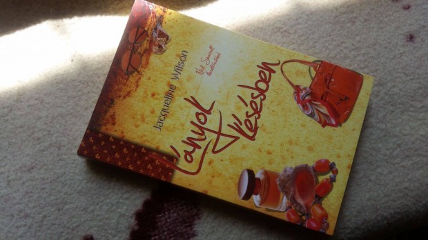 Jacqueline Wilson: Lnyok kssben -Tracy Beaker trtnete -A kofferes