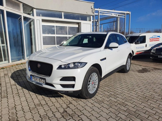 Jaguar F-PACE 2.0 i4D Portfolio Újszerű. Magyar...