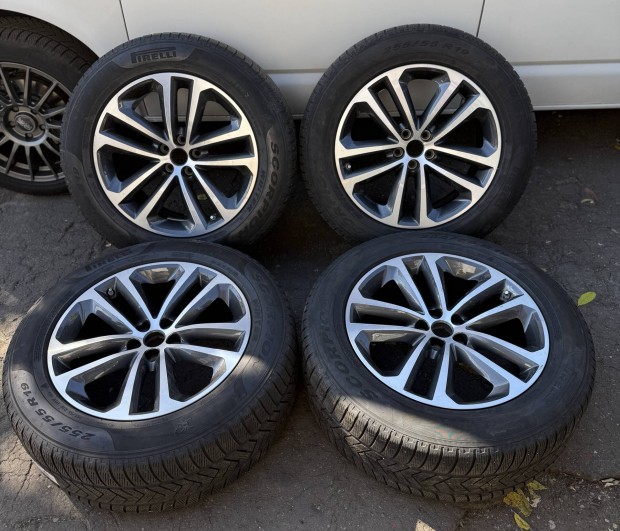 Jaguar F-Pace gyári 19" alufelni 5x108 felni téli gumi