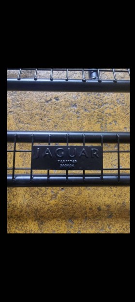 Jaguar F-Pace kutyar�cs / t�relv�laszt�