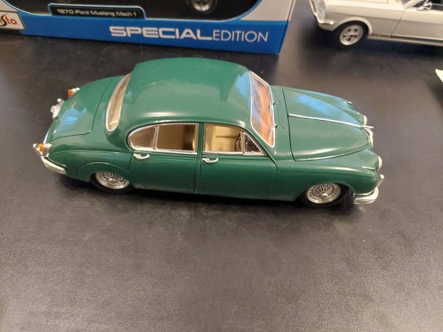 Jaguar Mark 2 1959 1:18 Maisto