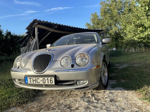 Jaguar S-Type 4.0 V8