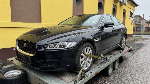 Jaguar XE 2.0 2017 minden alkatr�sze elad�