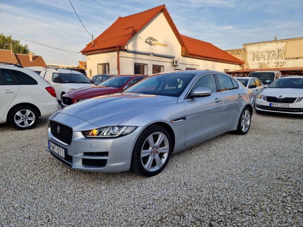 Jaguar XE 2.0 I4P Pure AWD (Automata) Magyarors...