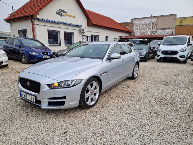 Jaguar XE 2.0 I4P Pure AWD (Automata) Magyarors...