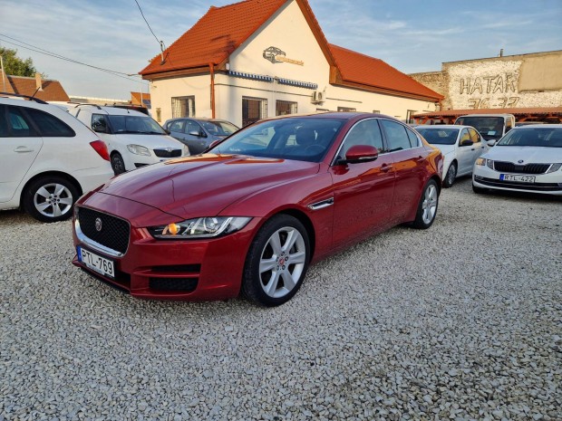 Jaguar XE 2.0 I4P Pure AWD (Automata) Magyarors...