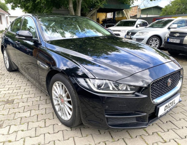 Jaguar XE 2.0 l4D Pure (Automata) Jagur Land R...