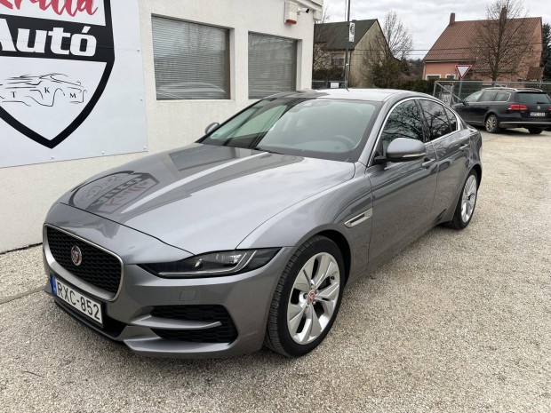 Jaguar XE D180 S AWD (Automata) Szervizknyv /...