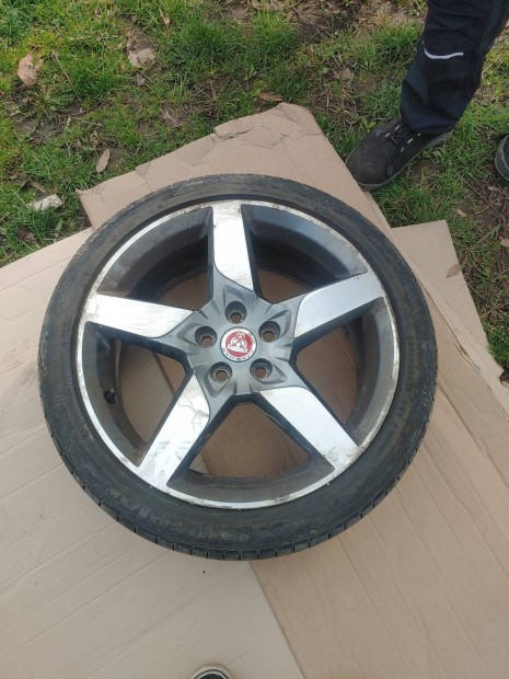 Jaguar XE gyri kerk, ptkerk