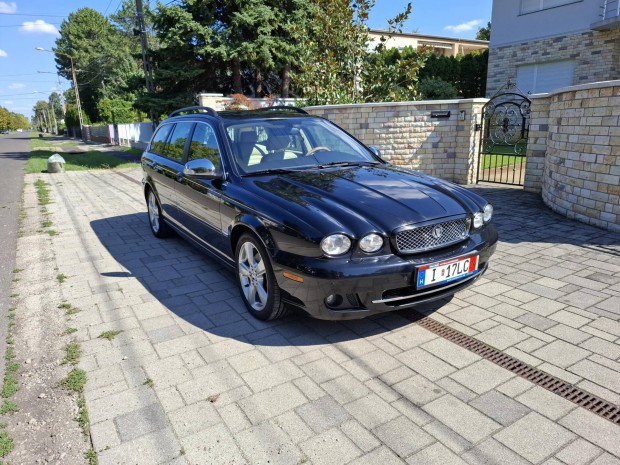 Jaguar X-Type 2.2 D Estate Executive Gyári fény...