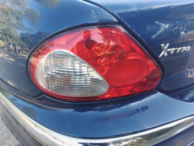 Jaguar X-Type 2.5 V6 bal hátsó lámpa