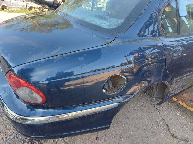 Jaguar X-Type 2.5 V6 jobb hátsó sárvédő