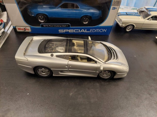 Jaguar Xj 220 1:18 Maisto