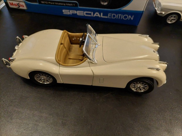 Jaguar Xk 120 1948 1:18mret Ertl