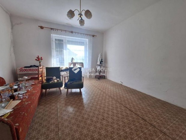 J�kfai 70 nm-es h�z elad� #4909262