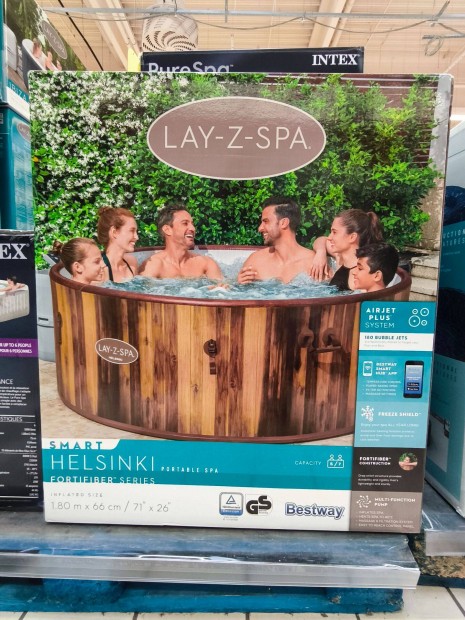 Jakuzzi 7 személyes Új Bontatlan!