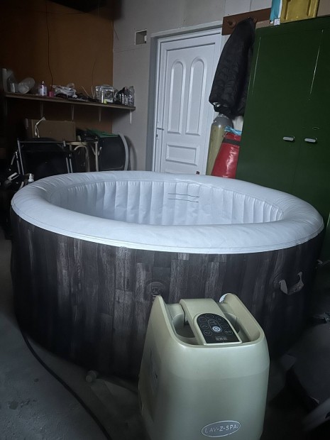 Jakuzzi LAY-Z-Spa