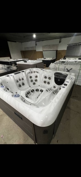 Jakuzzi , jacuzzi