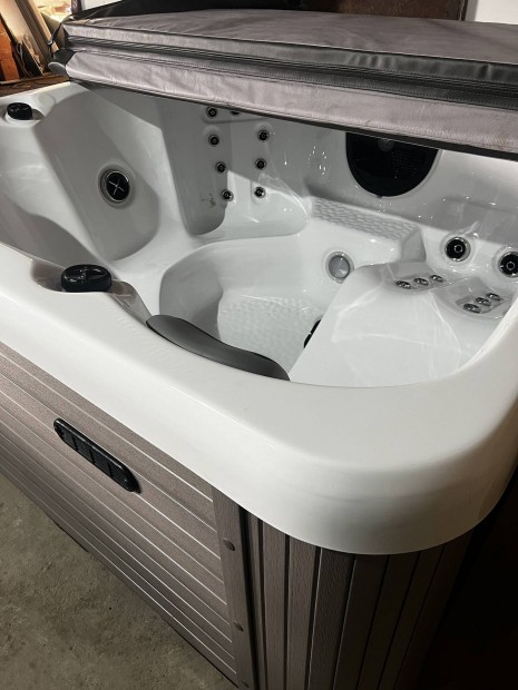 Jakuzzi , jacuzzi