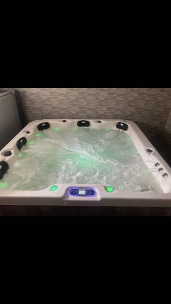 Jakuzzi, jacuzzi, pezsgfrd 