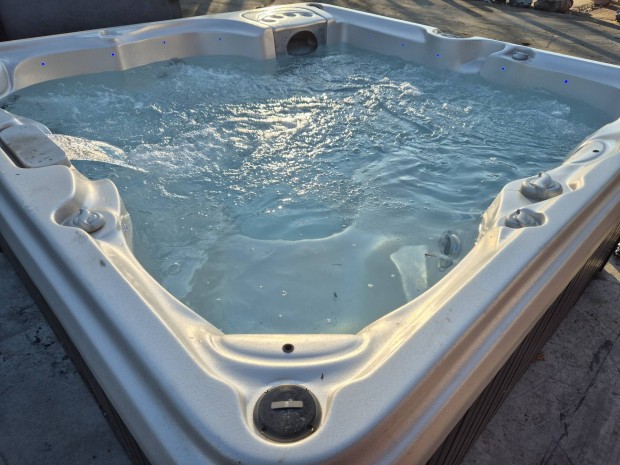 Jakuzzi jacuzzi