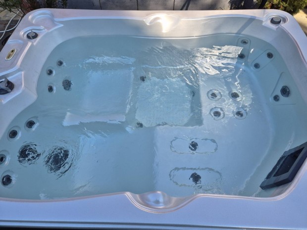 Jakuzzi jacuzzi