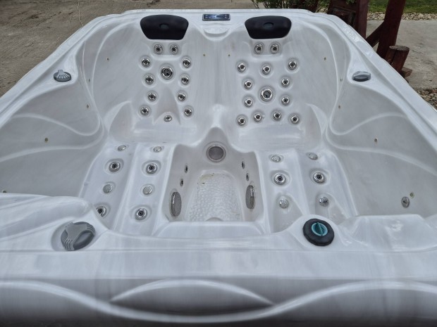 Jakuzzi jacuzzi