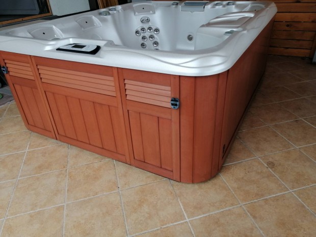 Jakuzzi jacuzzi 