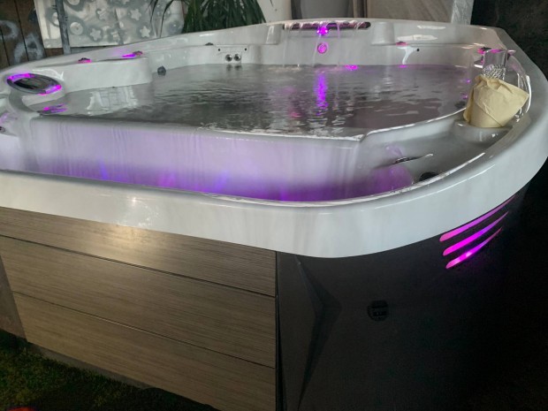 Jakuzzi jacuzzip