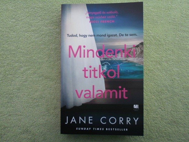 Jane Corry: Mindenki titkol valamit