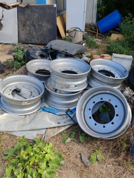 Janitsa 22.5x9.00 pótkocsi felni