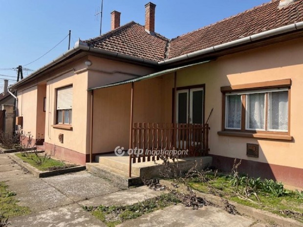 J�noshalmai 147 nm-es h�z elad�