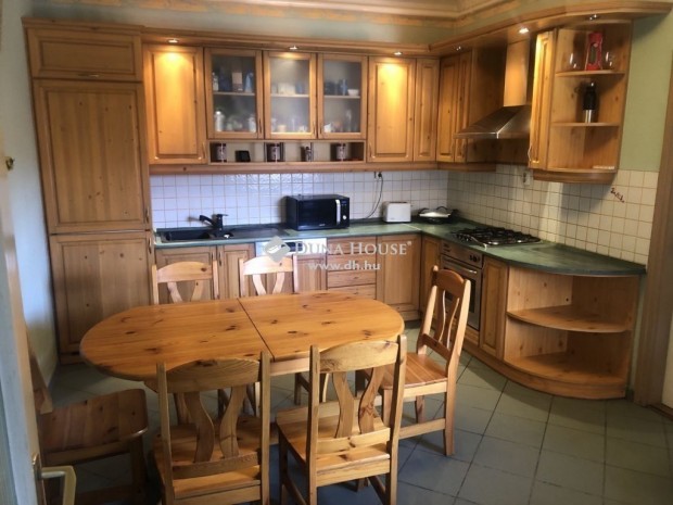 J�noshalmai elad� 106 nm-es h�z