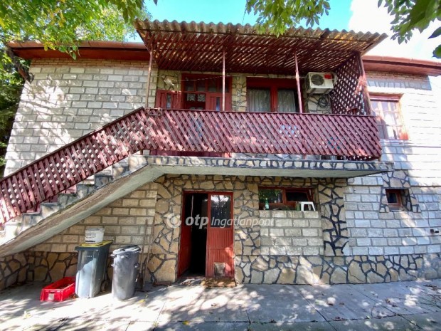 J�noshalmai elad� 159 nm-es h�z