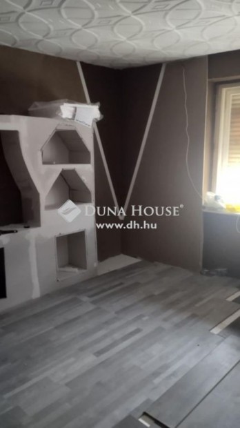 J�noshalmai elad� 72 nm-es h�z