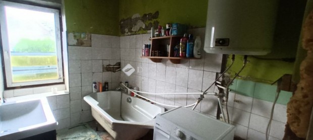 J�nosh�zai 100 nm-es h�z elad�