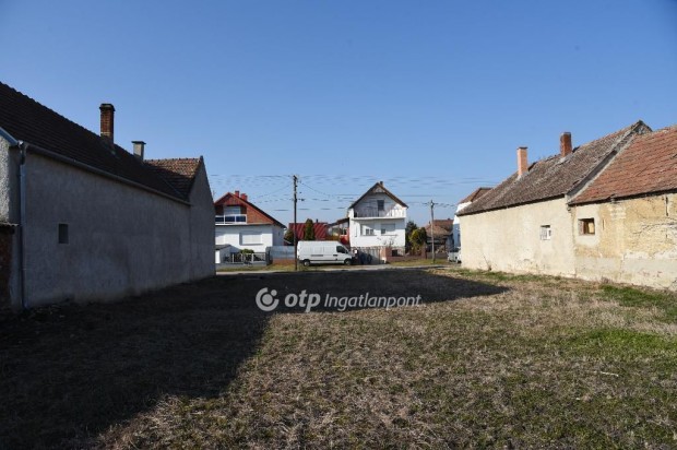 J�nossomorjai elad� 1094 nm-es telek