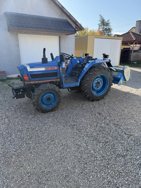 Jap�n Kistraktor Traktor elad�!!!