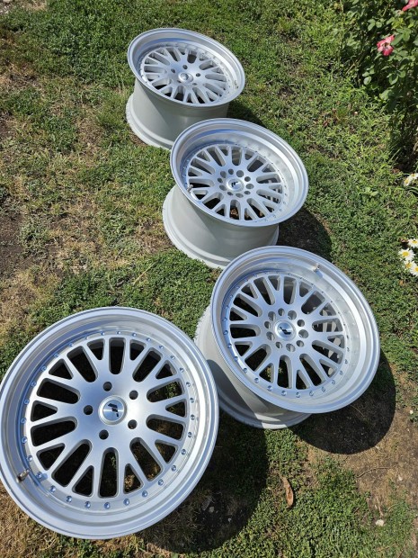 Japan Racing JR10 18 5x114.3 felnik