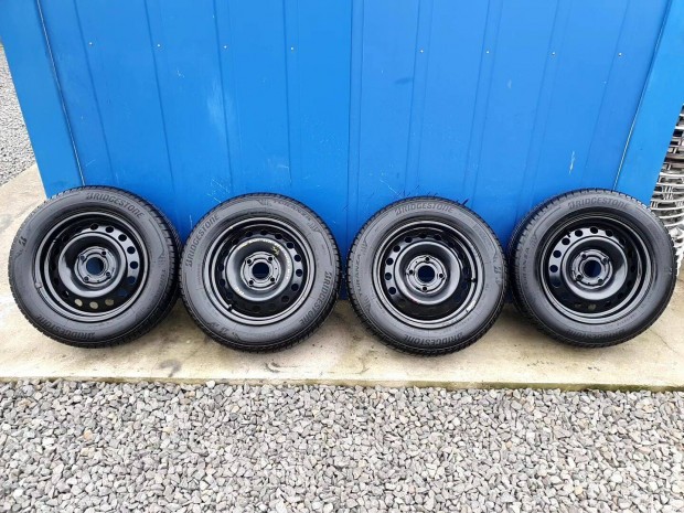 Jap�n aut�ra Nissan Almera(Toyota,Mazda,Honda,stb) 15-s �j ny�rigumi!