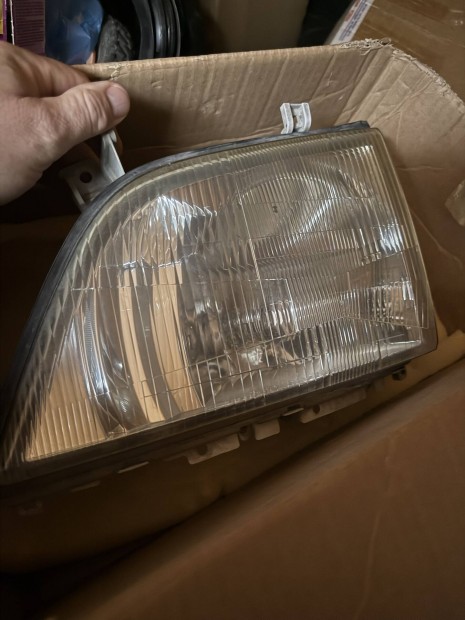 Jap�n gy�ri f�nysz�r� bal oldali Dyna 100 150 Toyota